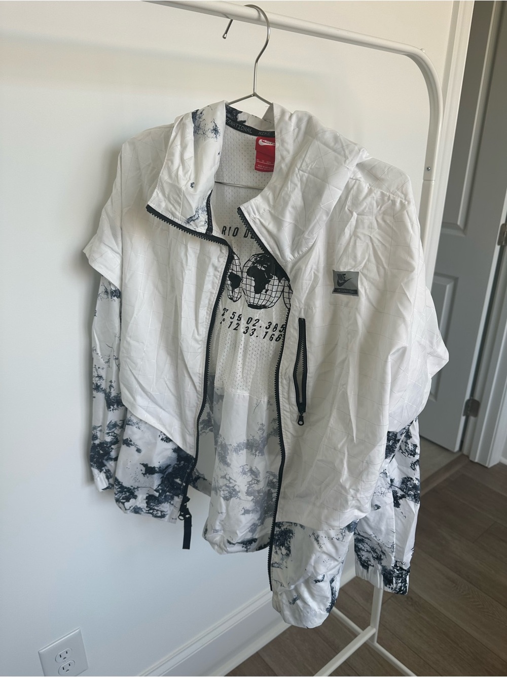 Nike White and Black Marble Print Windbreaker